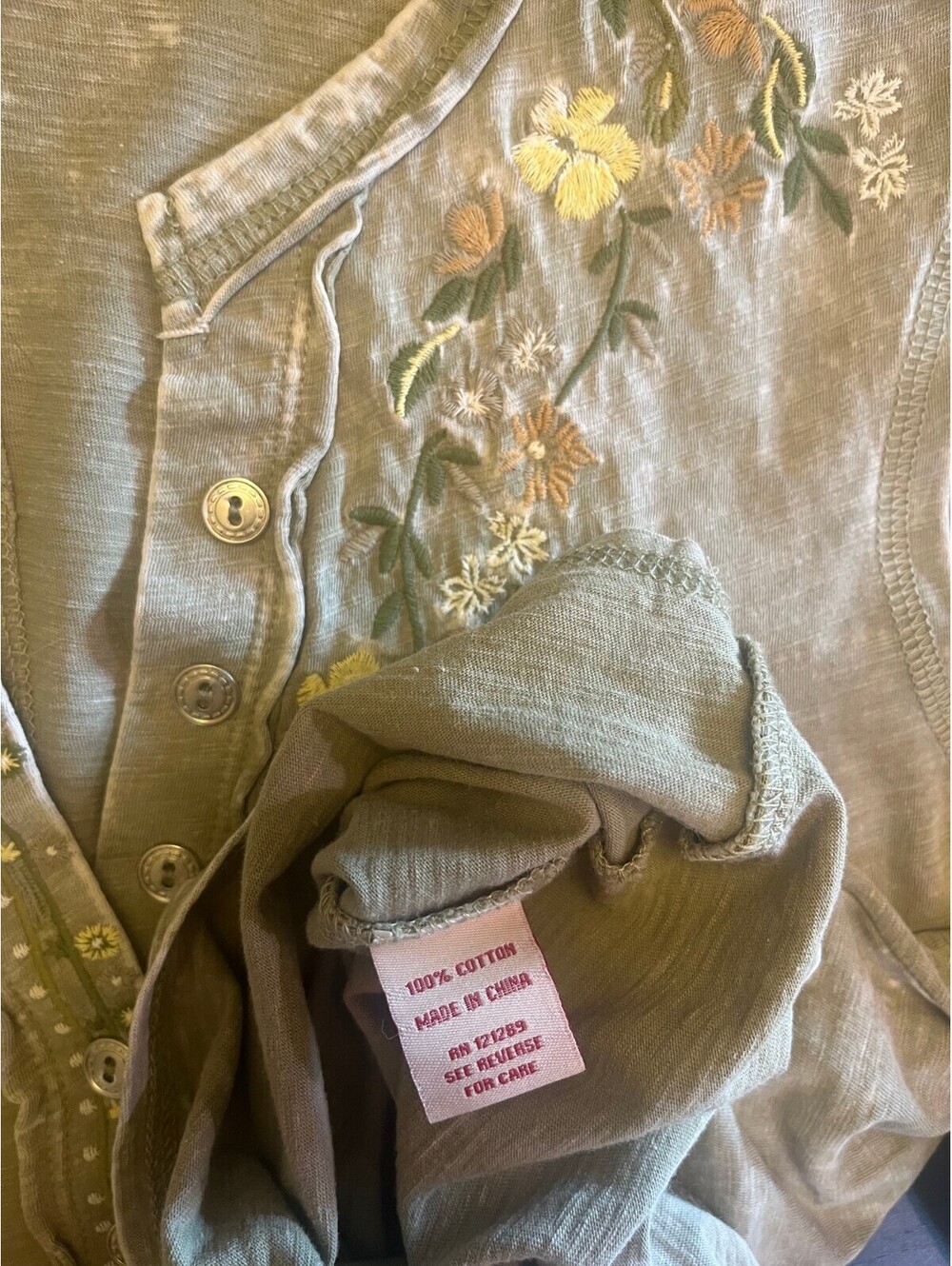 Reba Sedona Jersey Dillards Boho Embroidered L Large Distressed Loden Henley - Picture 5 of 7